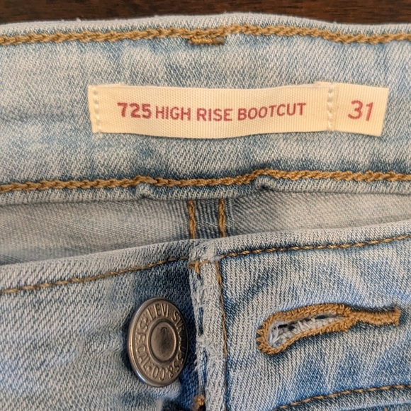 Levi's 725 High Rise Bootcut jeans, light wash, Size 31 - Picture 7 of 8